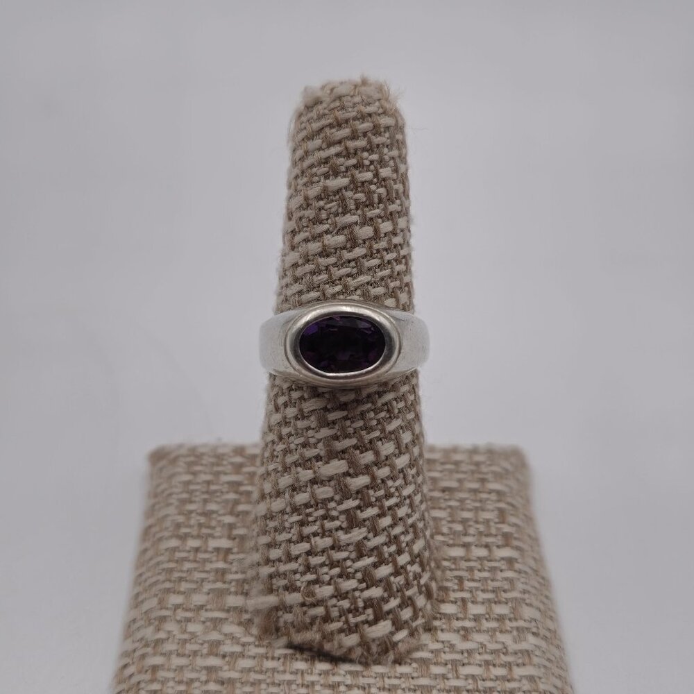 Size 7 Sterling Silver Oval Cut Amethyst Gemstone Ring A3379